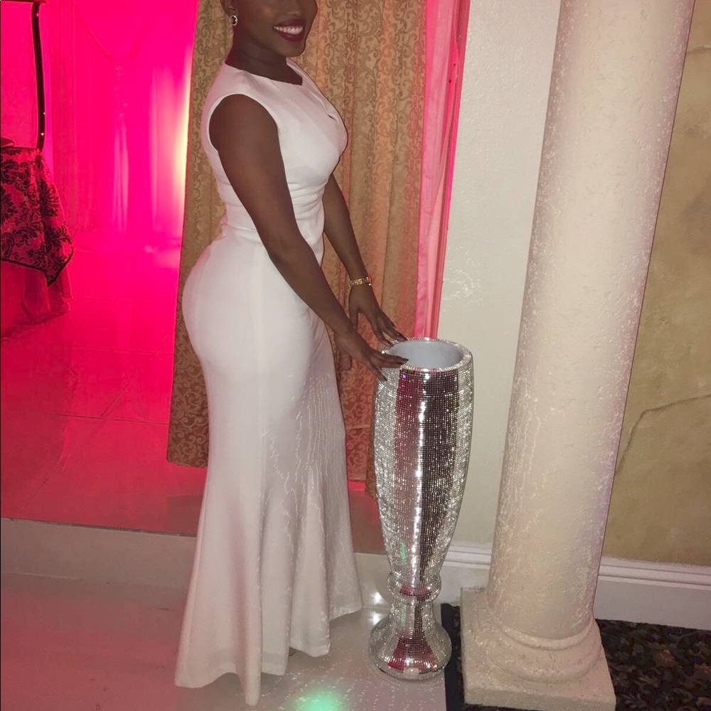 Bodycon off white maxi evening gown